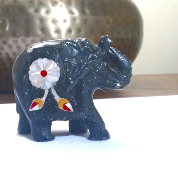 Beautiful Stone Elephant Figurine from India - Picture 9 of 10